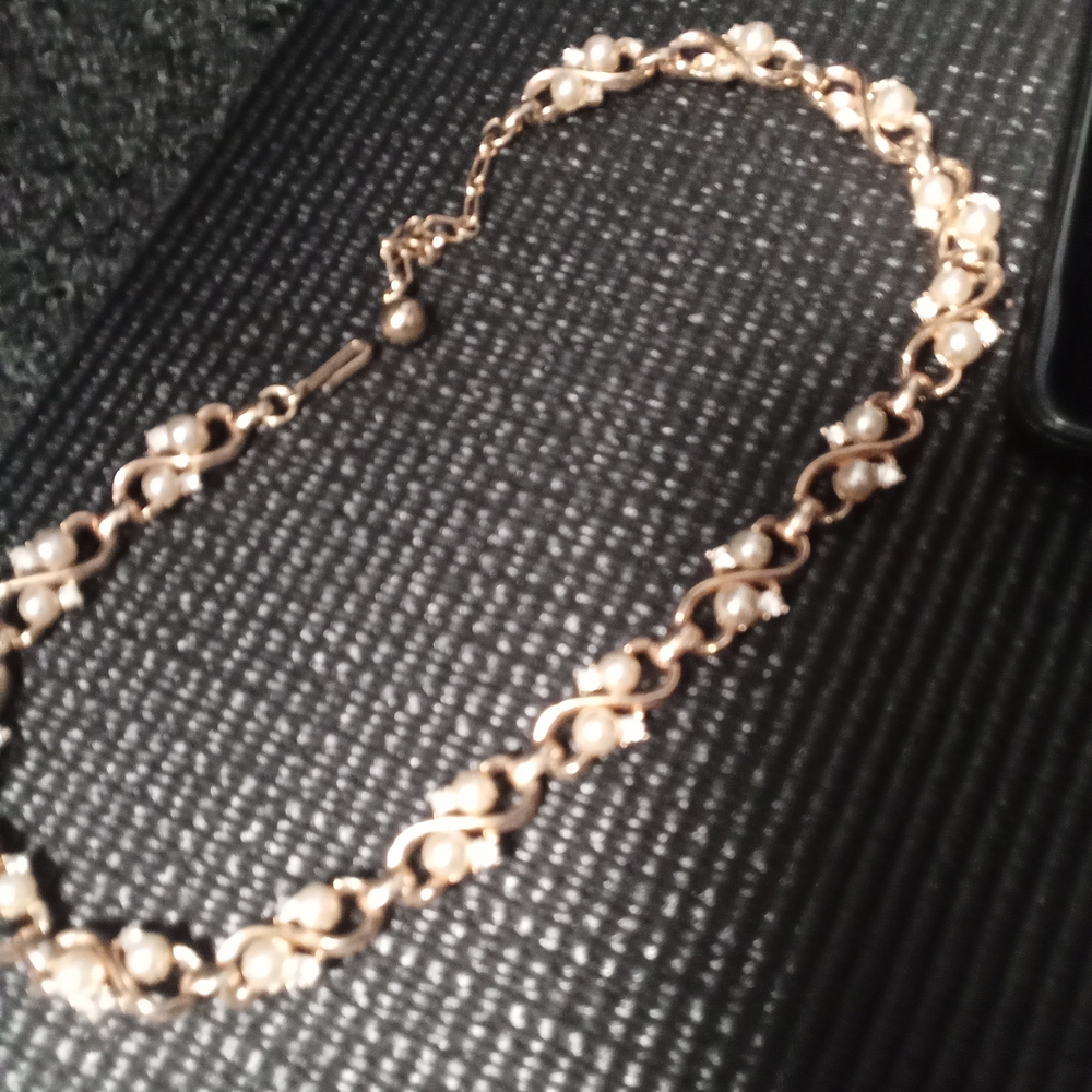 Trifari Gold and Cream Pearl Necklace